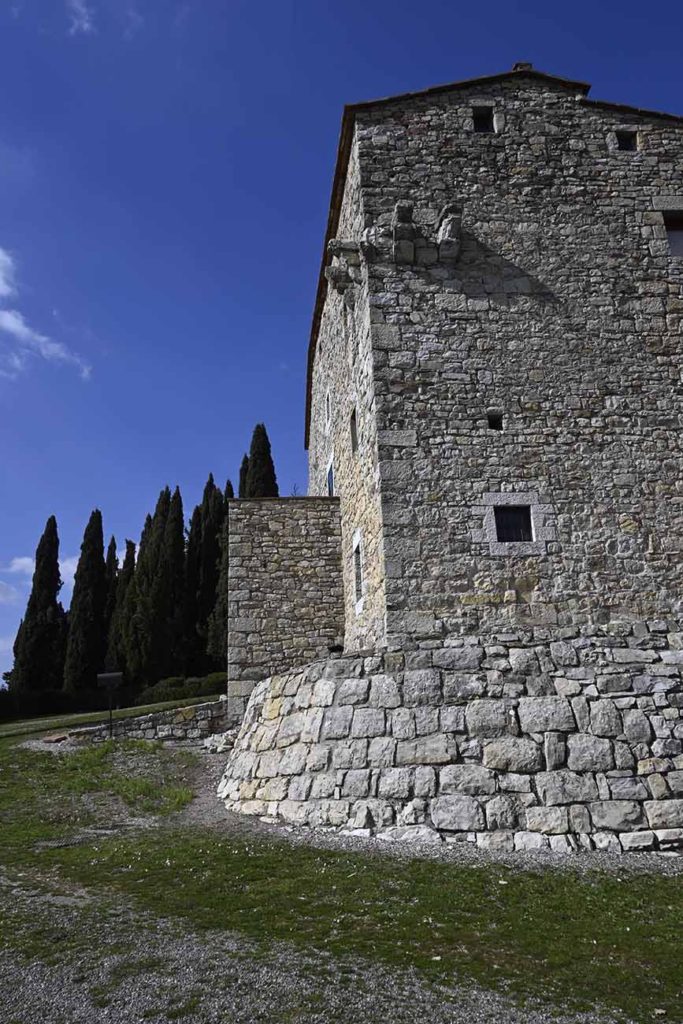 Lecchi ed il castello di Monteluco