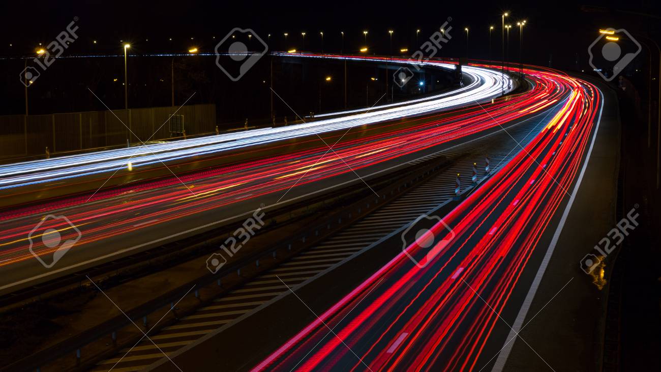 foto dell'autostrada in shutter-drag