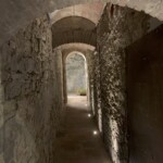 un vicolo di Castellina in Chianti di notte