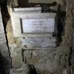 lapidi tradotte nell'articolo