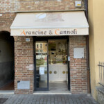 ingresso del piccolo negozio